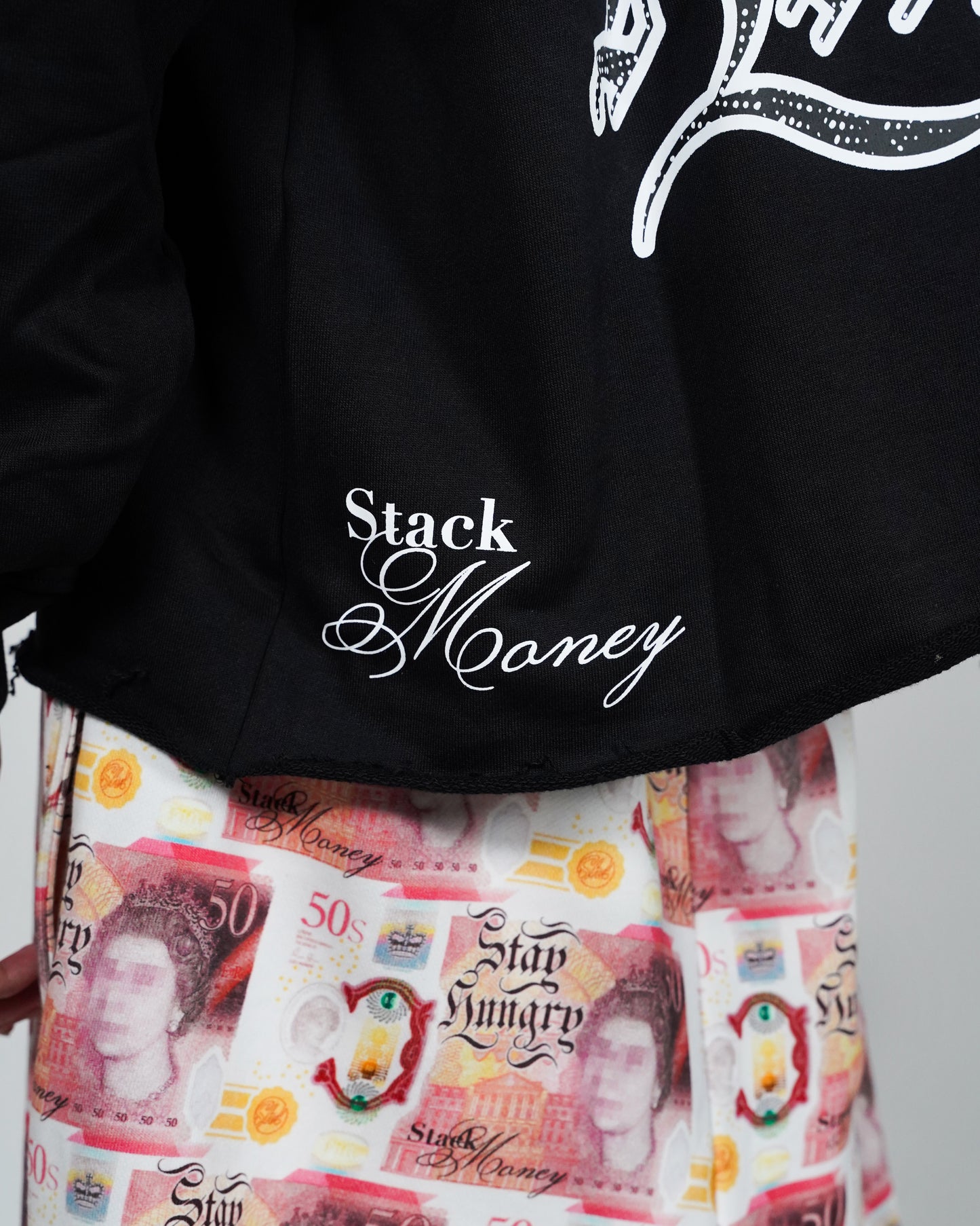 QUEENS HEAD HOODIE